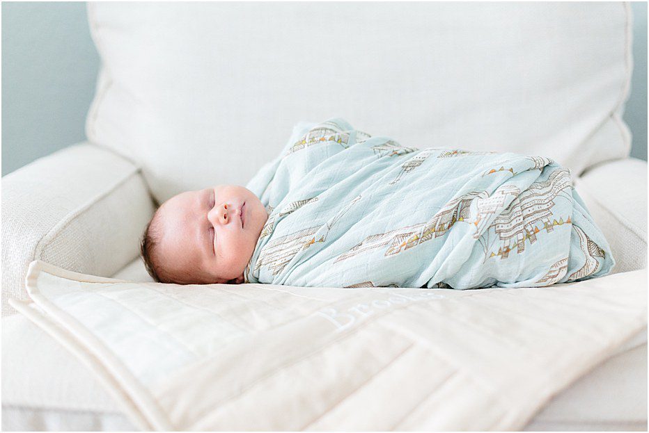 How to take your own newborn photos at home 9