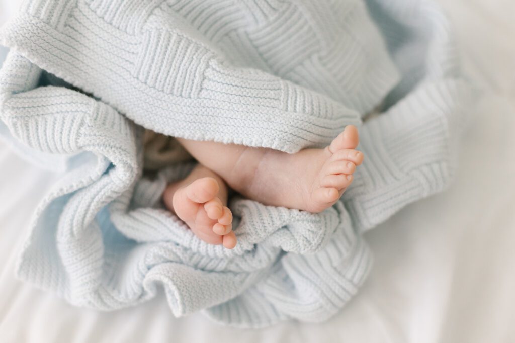 How to take your own newborn photos at home